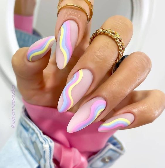 Bold, Pastel & French Manicure Trends